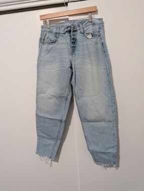 Old Navy High Rise Slouchy Taper Jeans Women's Size 6 Light Wash
